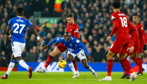 坛炙手可热 坛炙手可热