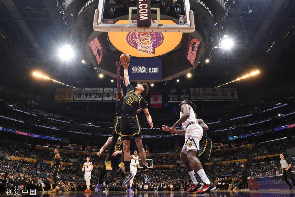 美记：快船不愿为鲍威尔提供长约，优先考虑在2027年拥有可观薪资空间.