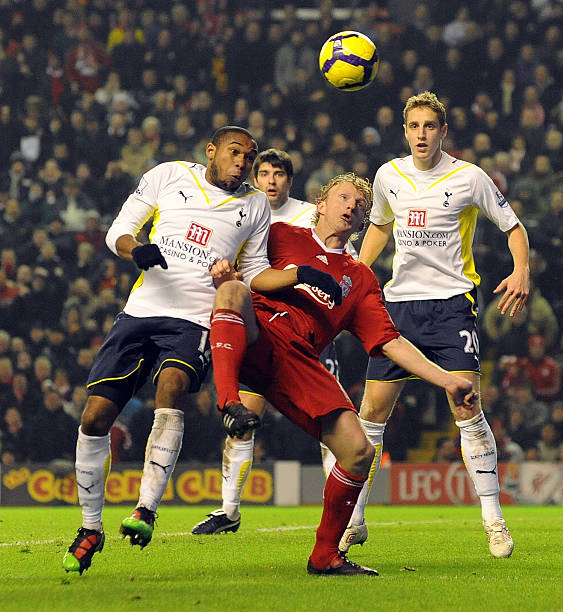 22岁5个月18天超越梅西，佩德里是达成巴萨200场最年轻的球员.